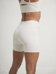 L'AUDACE - Short taille haute en V