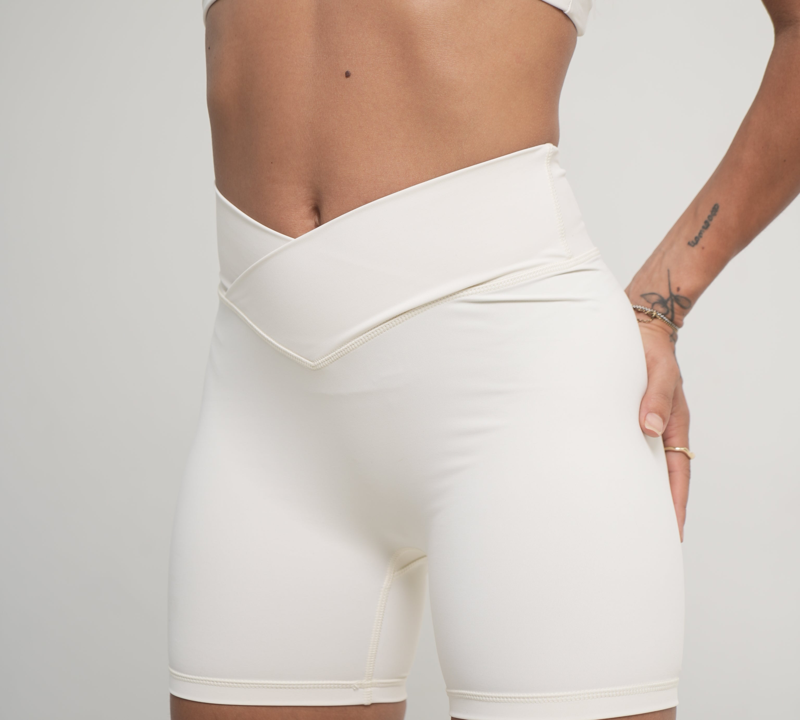 L'AUDACE - Short taille haute en V
