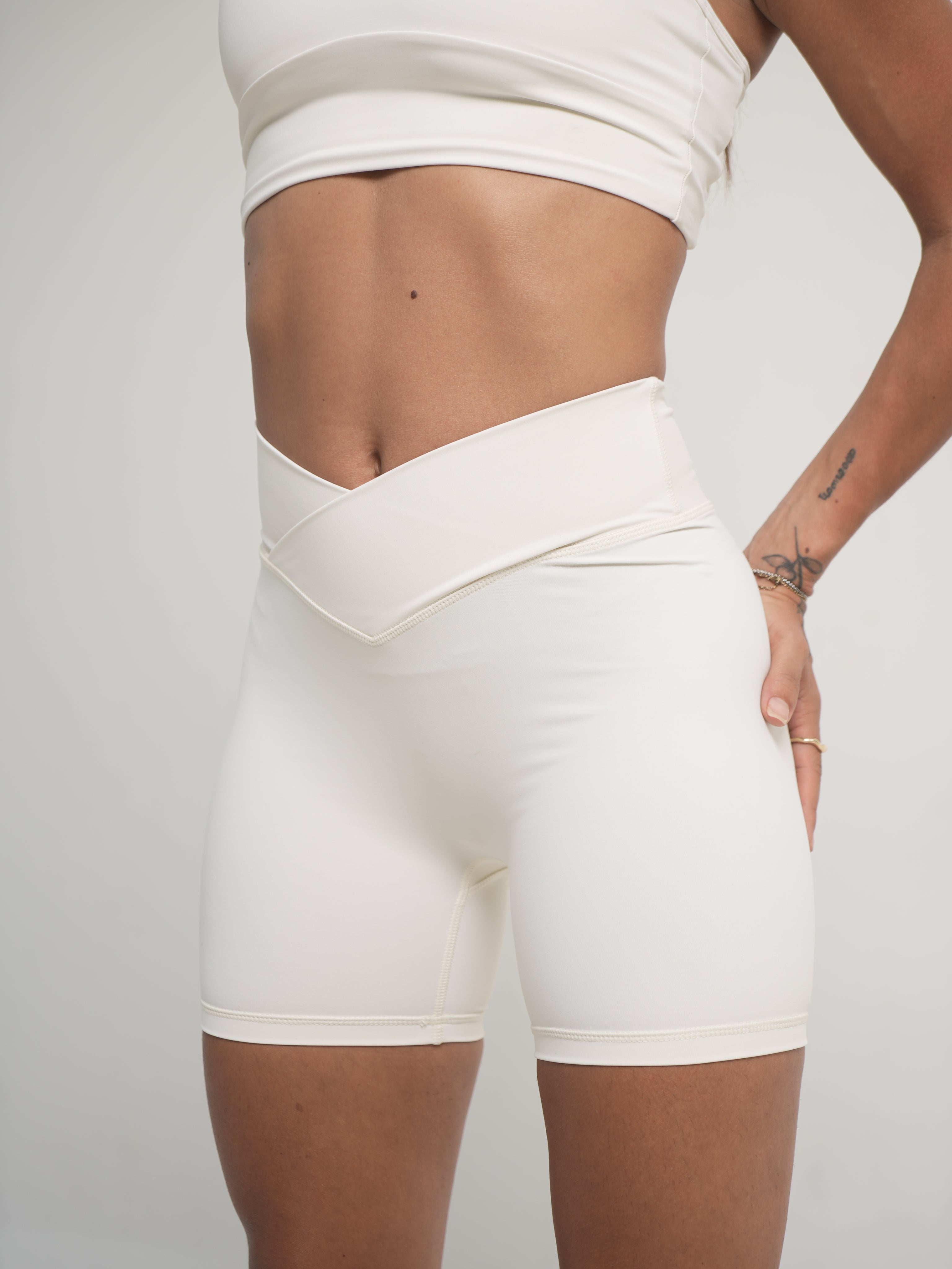 L'AUDACE - Short taille haute en V